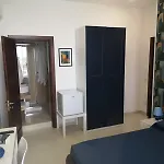 Pensión Tulla's Giardini-Naxos