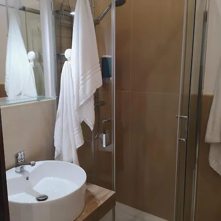 בית הארחה Tulla's