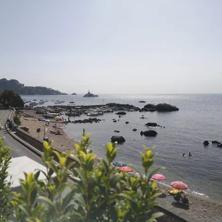 Tulla's Giardini Naxos
