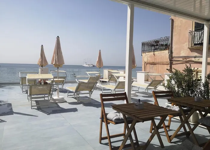 Tulla's Affittacamere Giardini Naxos